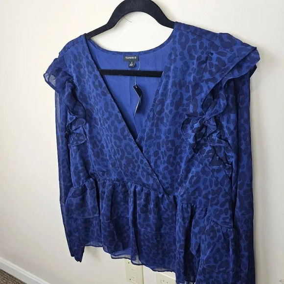 Torrid Chiffon Ruffled Surplice Crop Top Size 2X - Picture 3 of 11